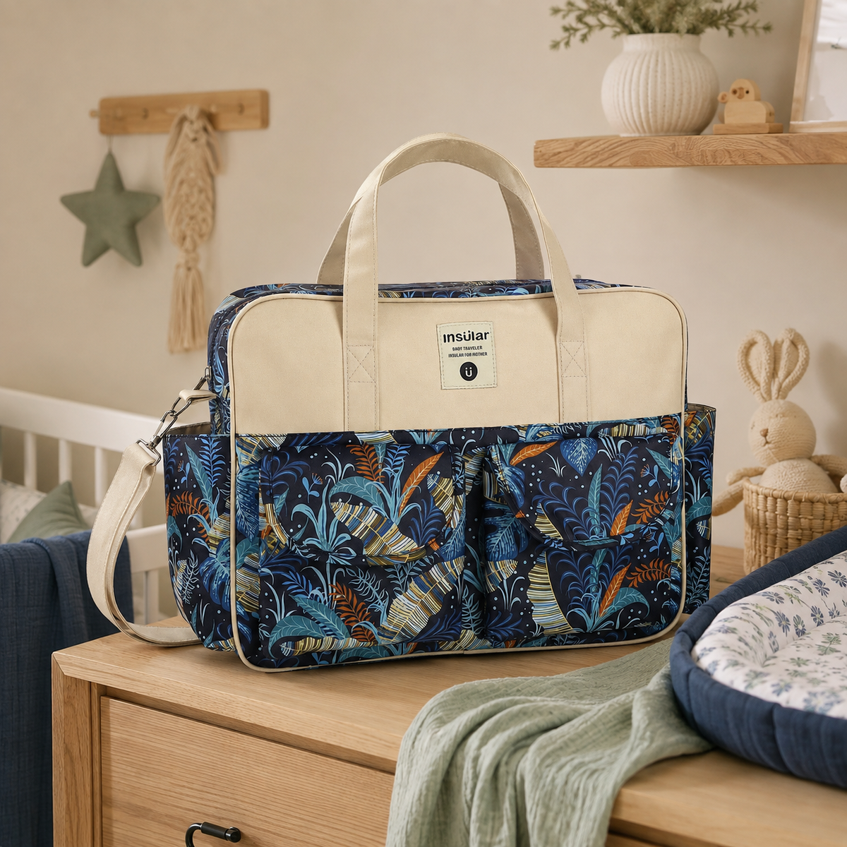 Sac à langer Oxford motif feuillage nocturne dans un univers bébé élégant