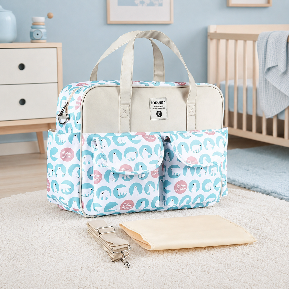 Sac à langer 39 cm motif Ours polaires mis en scène dans une chambre de bébé