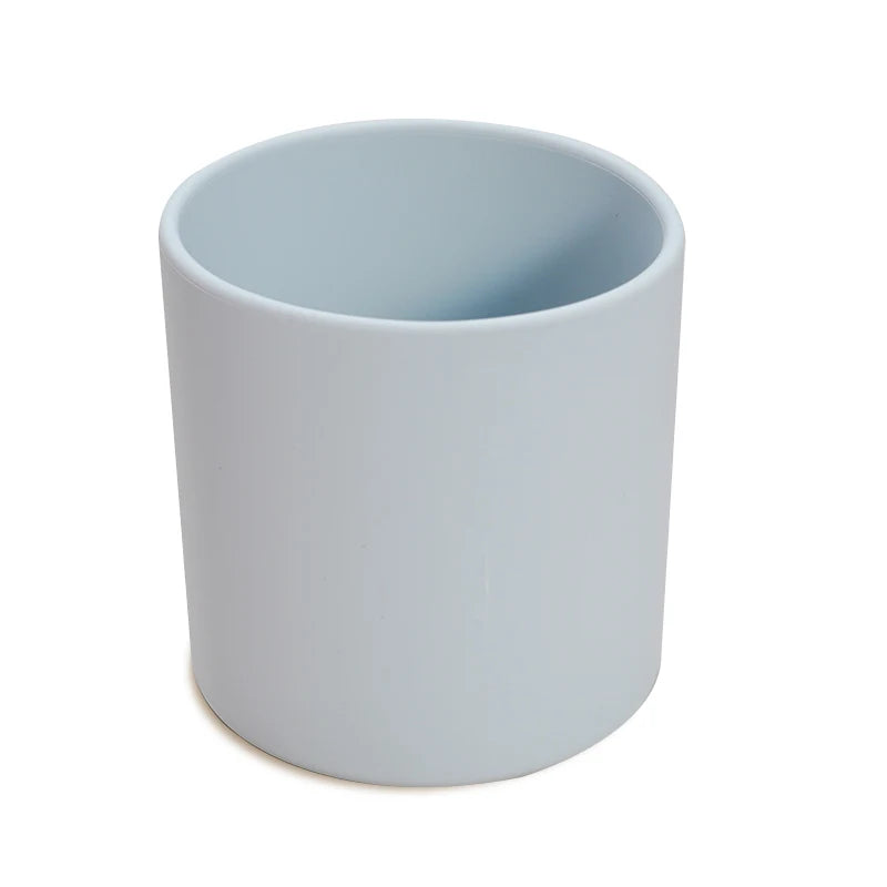 Gobelet bébé en silicone coloris bleu brume