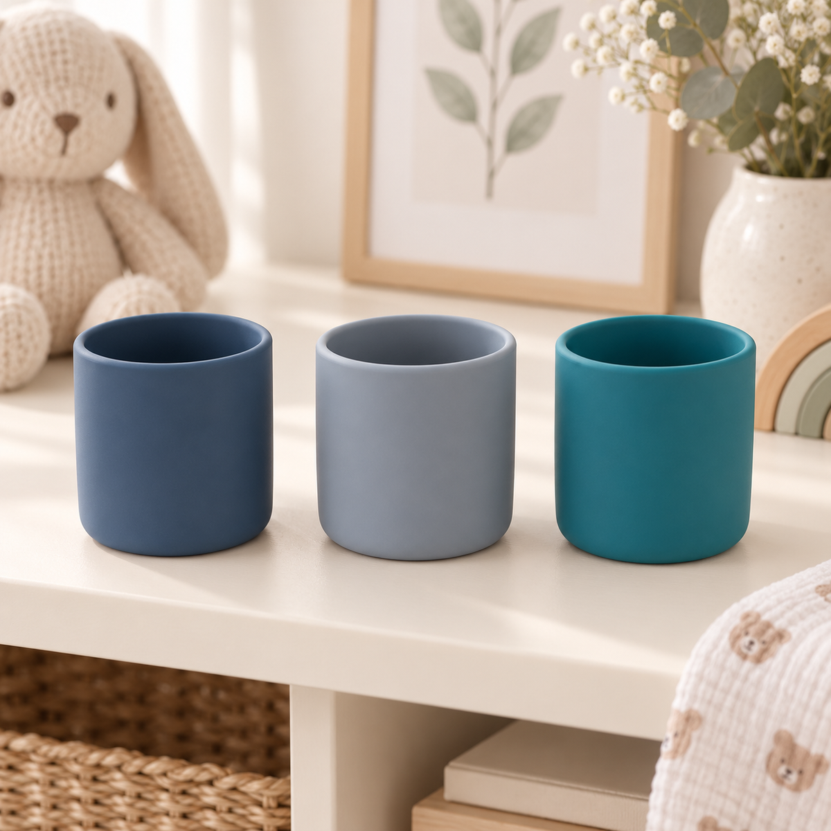Gobelets bébé en silicone bleu denim, bleu brume et bleu pétrole